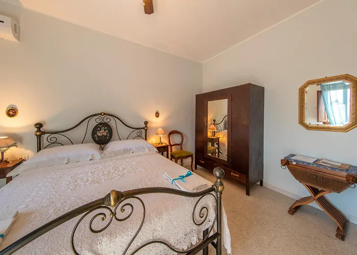 Country house Isola Dei Calanchi - *