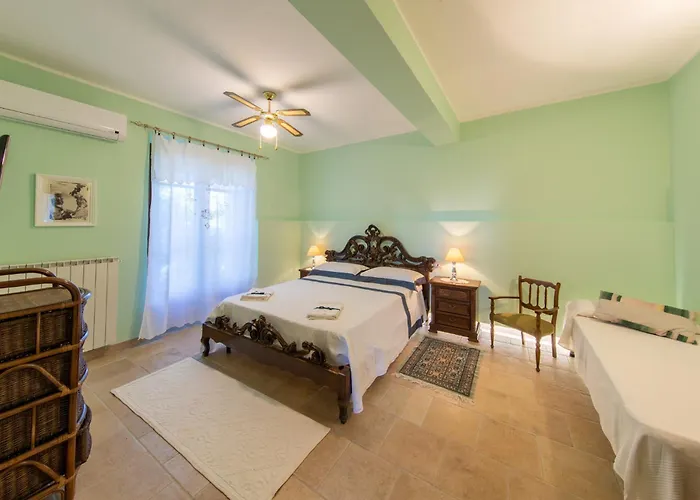 Country house Isola Dei Calanchi - *