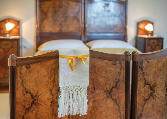 Isola Dei Calanchi - *