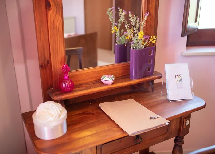 Isola Dei Calanchi - *